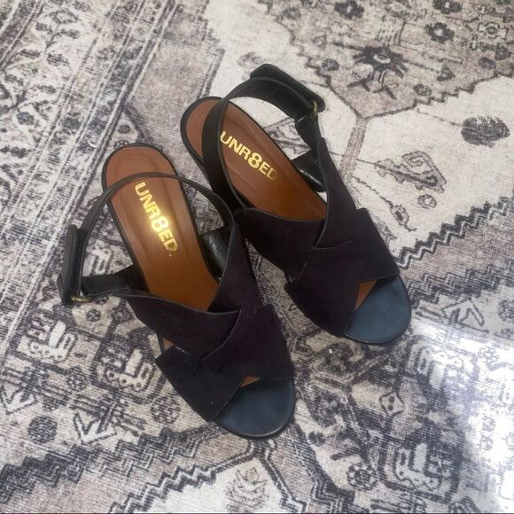 Black Platform Summer Heel with a Thick Suede Adjustable Strap *NEW* - Picture 10 of 10